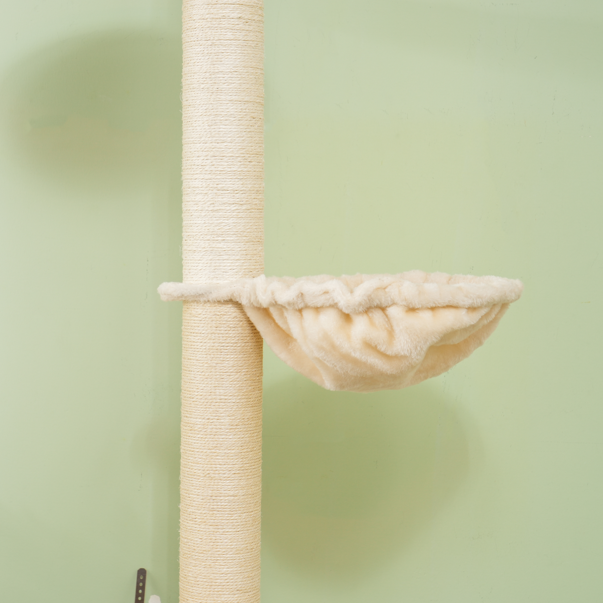 Deckenhoher Kratzbaum, Anti-Kipp-Sicherung, Sisal-Seilpfosten, Holzwerkstoff, Eiche+Cremeweiß