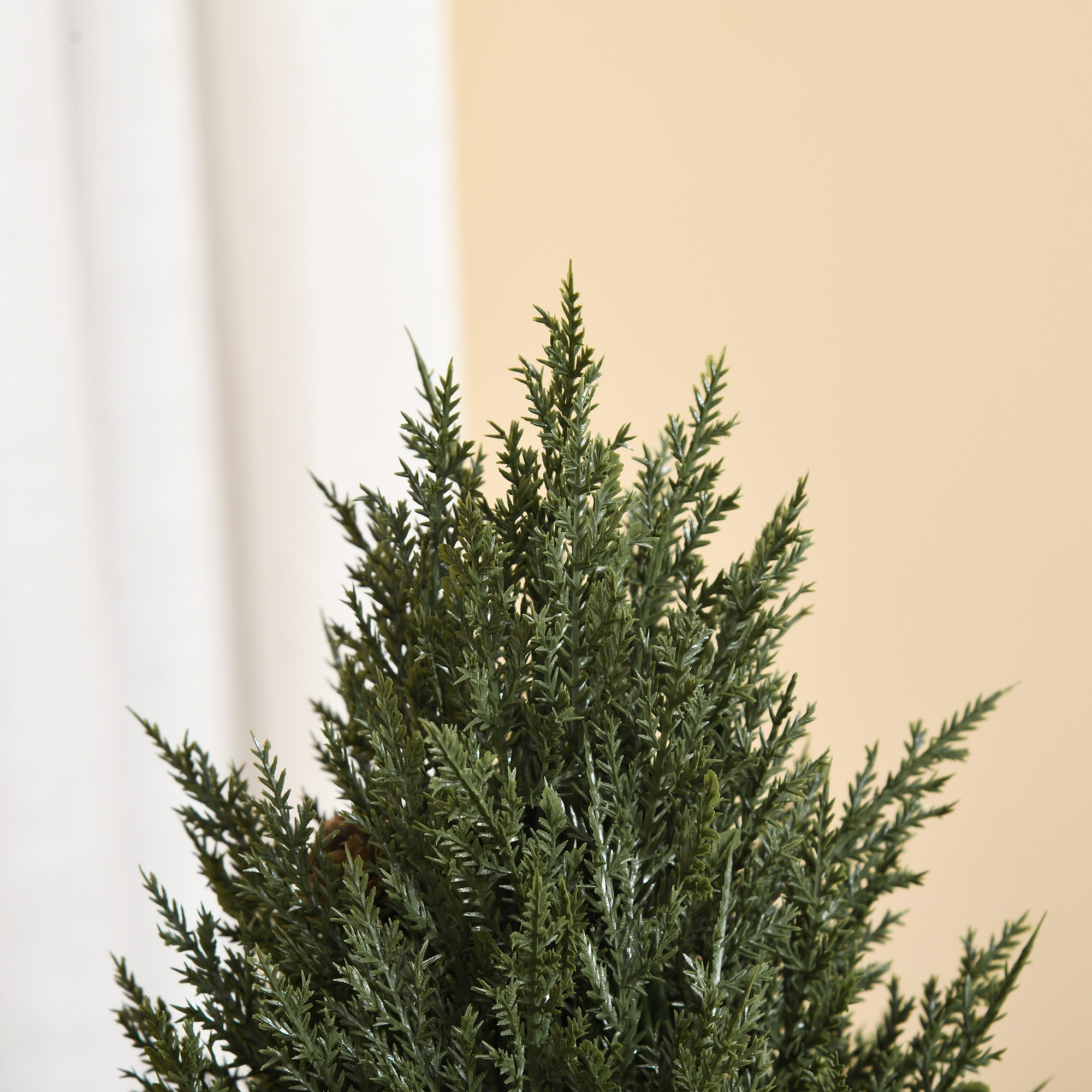 Mini-Weihnachtsbaum mit roten Beeren und Tannenzapfen, inkl, Übertopf 27 cm x 27 cm x 47 cm, Mehrfarbig