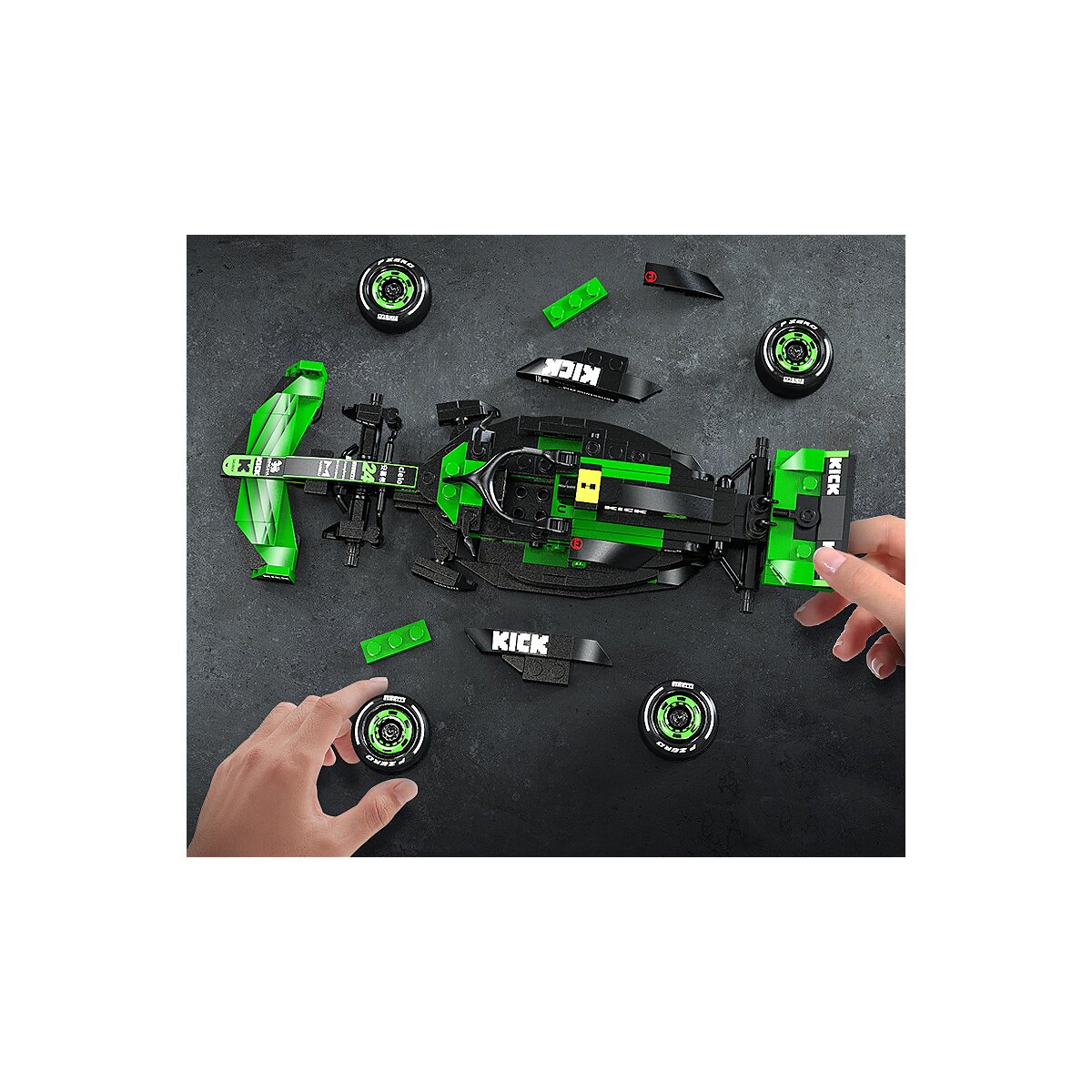 CaDA Set C55032W KICK Sauber F1® Team C44 - 2024 1:24 grün Bricks