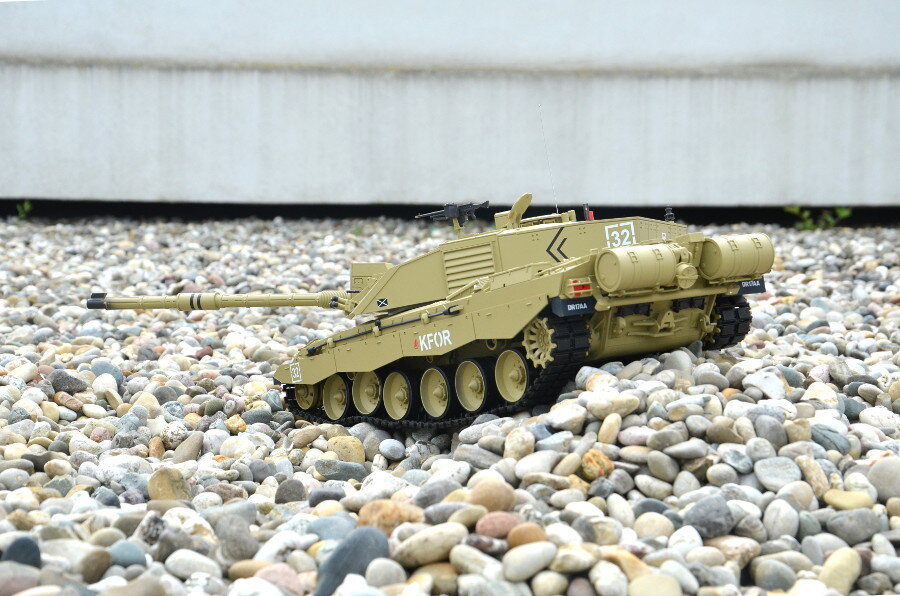 RC Panzer "Challenger 2"