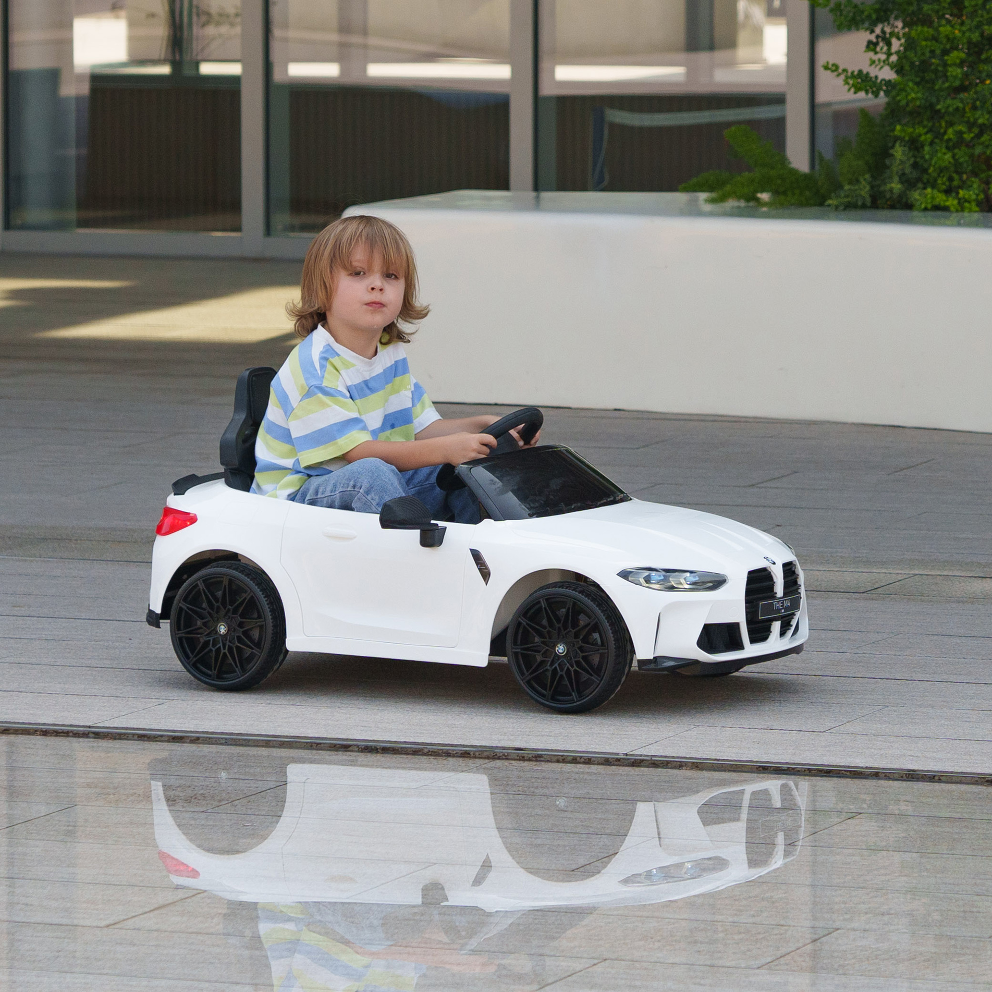 Elektro Kinderauto BMW M4, Sound & Licht, 3-5 km/h, inkl, Fernsteuerung, für 3-5 Jahre, Weiß