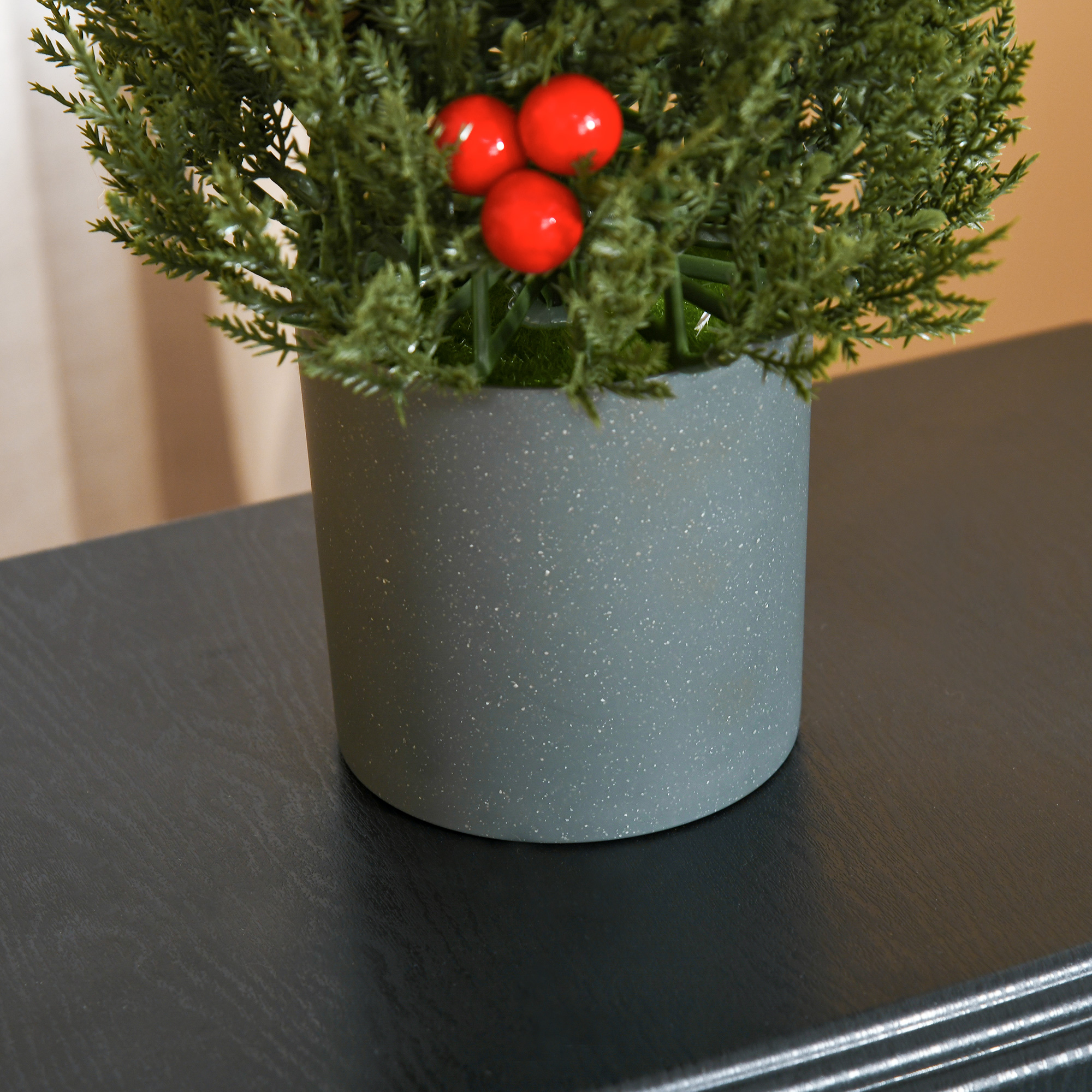 Mini-Weihnachtsbaum mit roten Beeren und Tannenzapfen, inkl, Übertopf 27 cm x 27 cm x 47 cm, Mehrfarbig