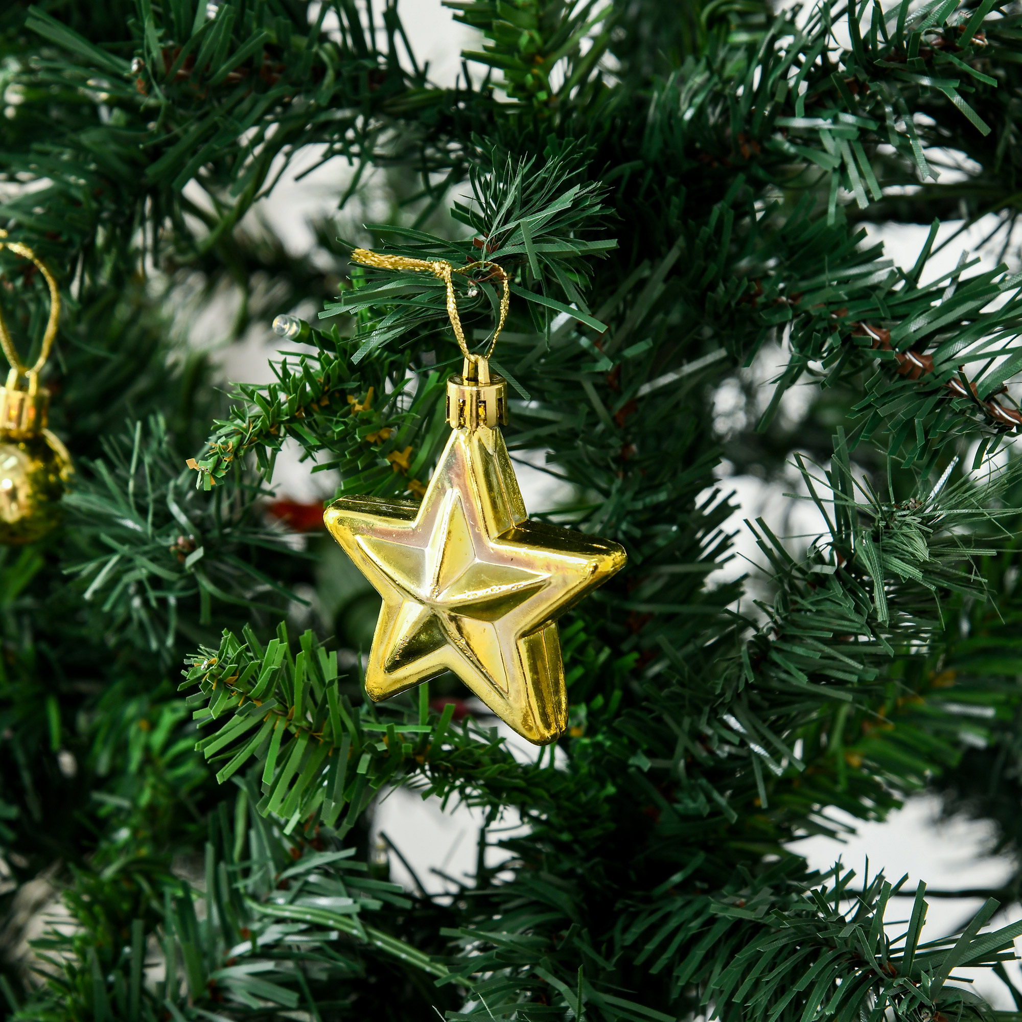 Künstlicher Weihnachtsbaum 180 cm künstlich Tannenbaum mit LED Beleuchtung, Kugeln, Christbaum mit 745 Spitzen, Weihnachtsdeko inkl, Metallständer für Drinnen