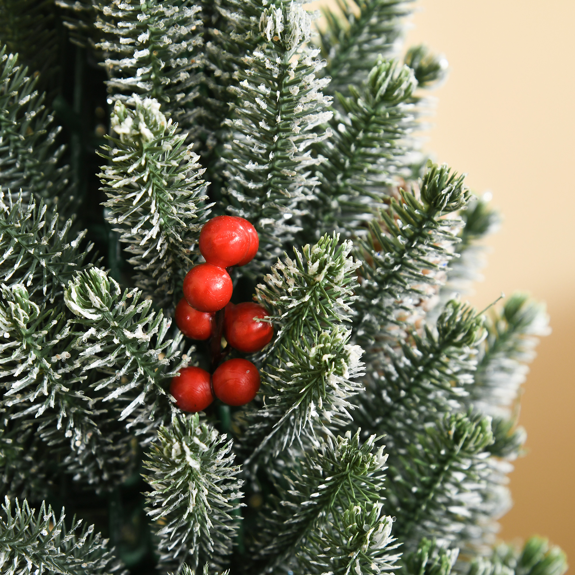 Mini Weihnachtsbaum mit Tannenzapfen, roten Beeren und Übertop 50 cm hoch, Mehrfarbig