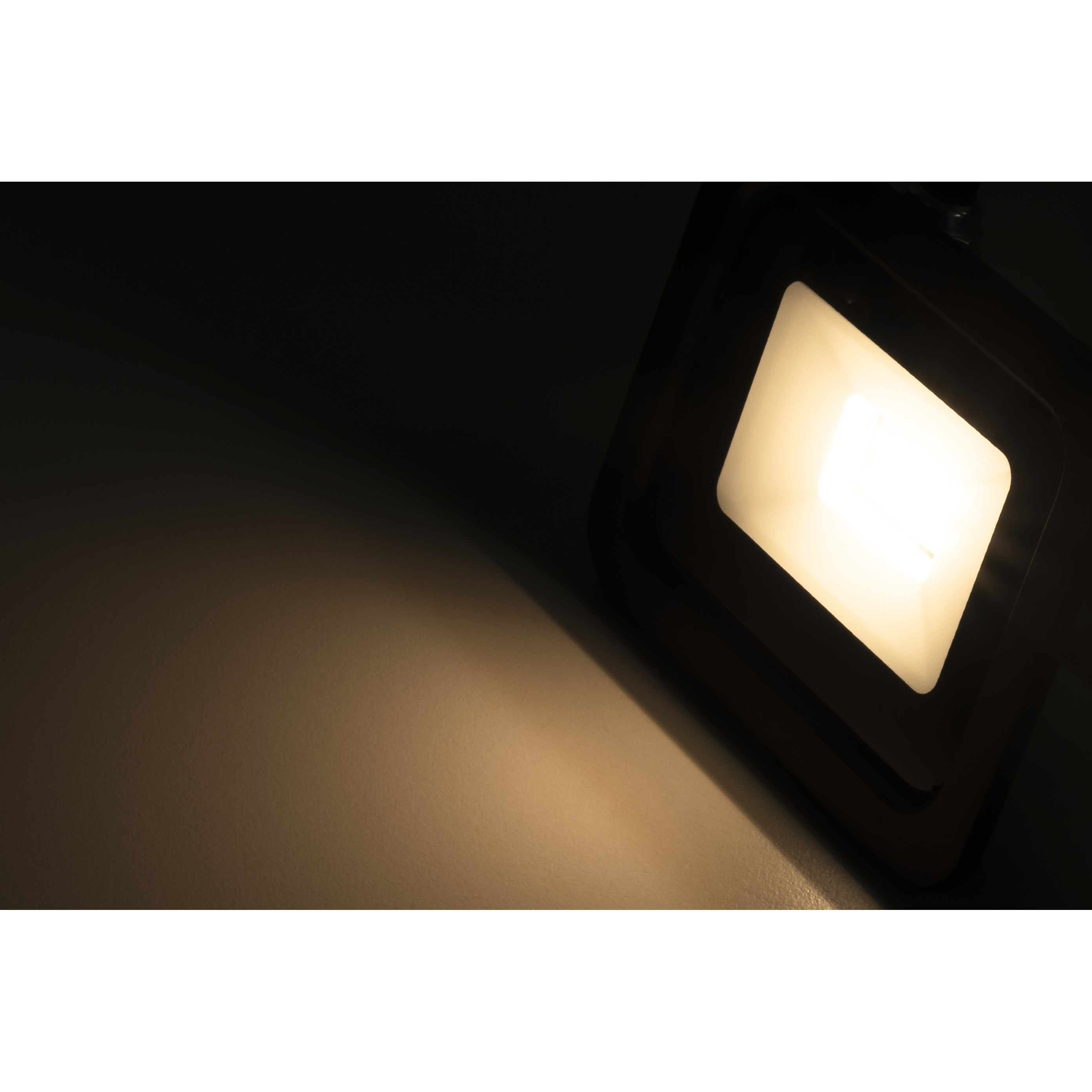 LED-Außenstrahler McShine ''Slim'' 10W, 850 Lumen, IP66, 3000K, warmweiß