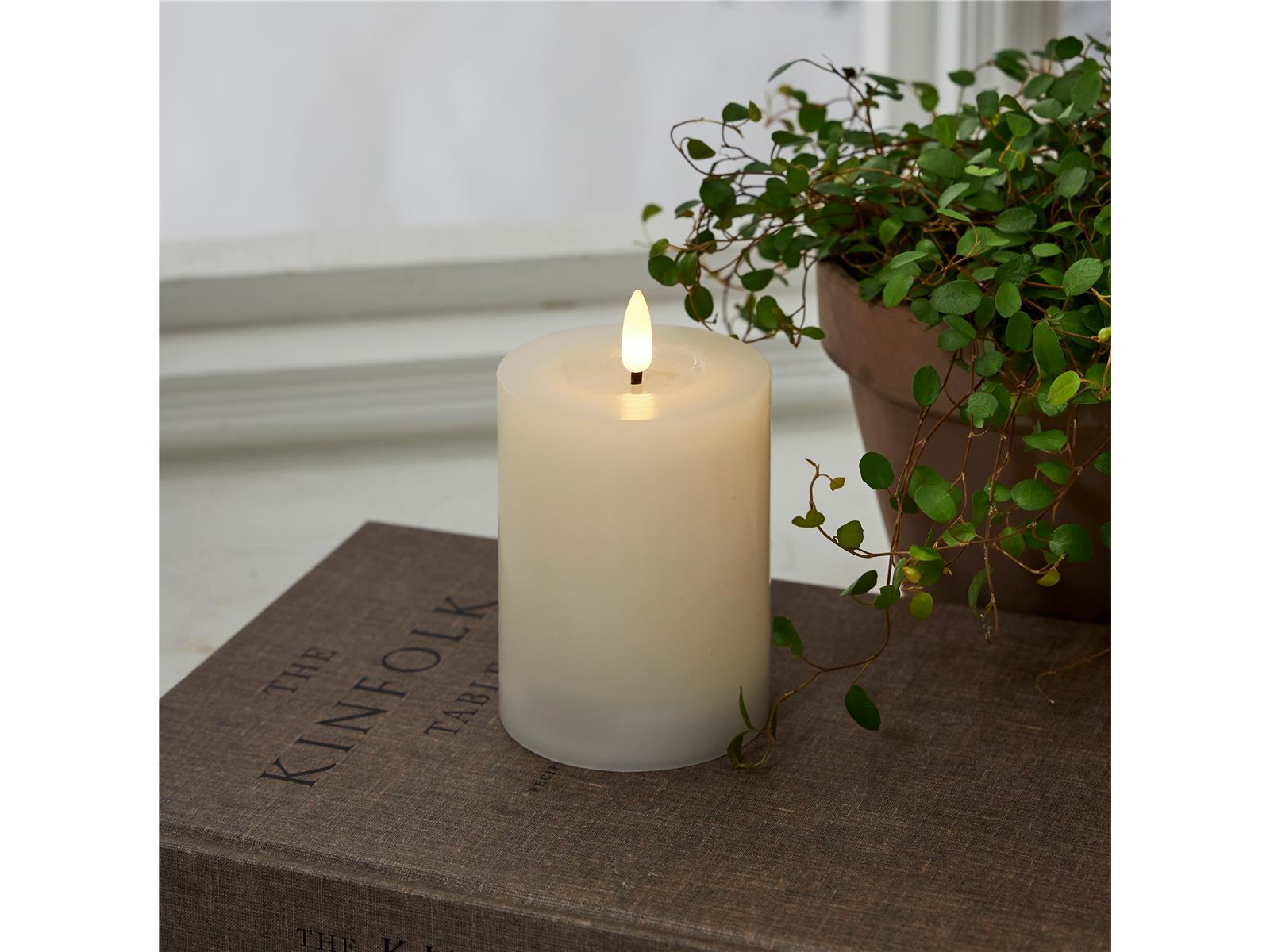 LED Echtwachs-Kerze ''Flamme Flow'',  flackernd, batteriebetrieben, 7,5x12,5cm