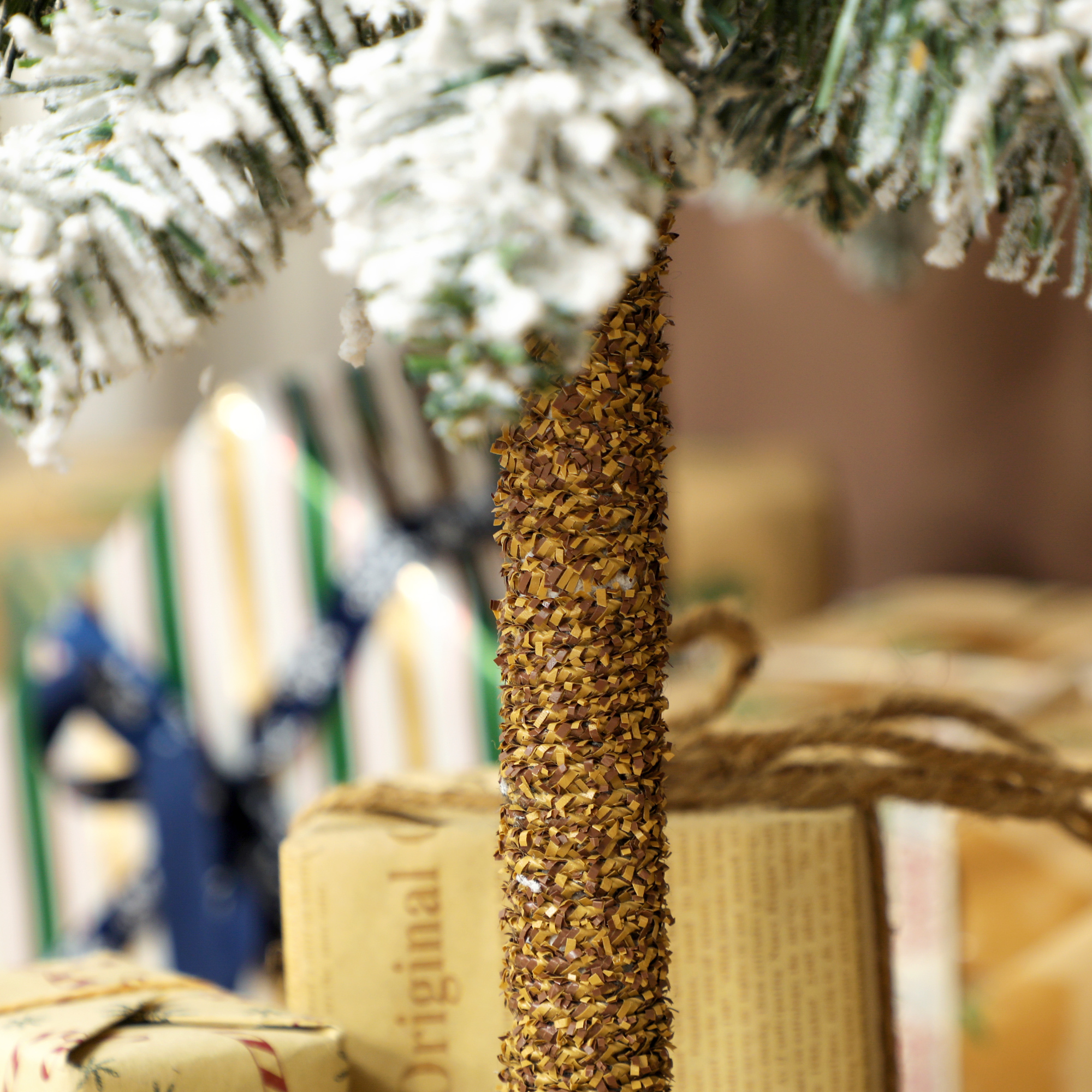 3er-Set schneebedeckte künstliche Tannenbäume, 3 Größen, Metallständer, flammenhemmend, Kunststoff, Grün+Weiß