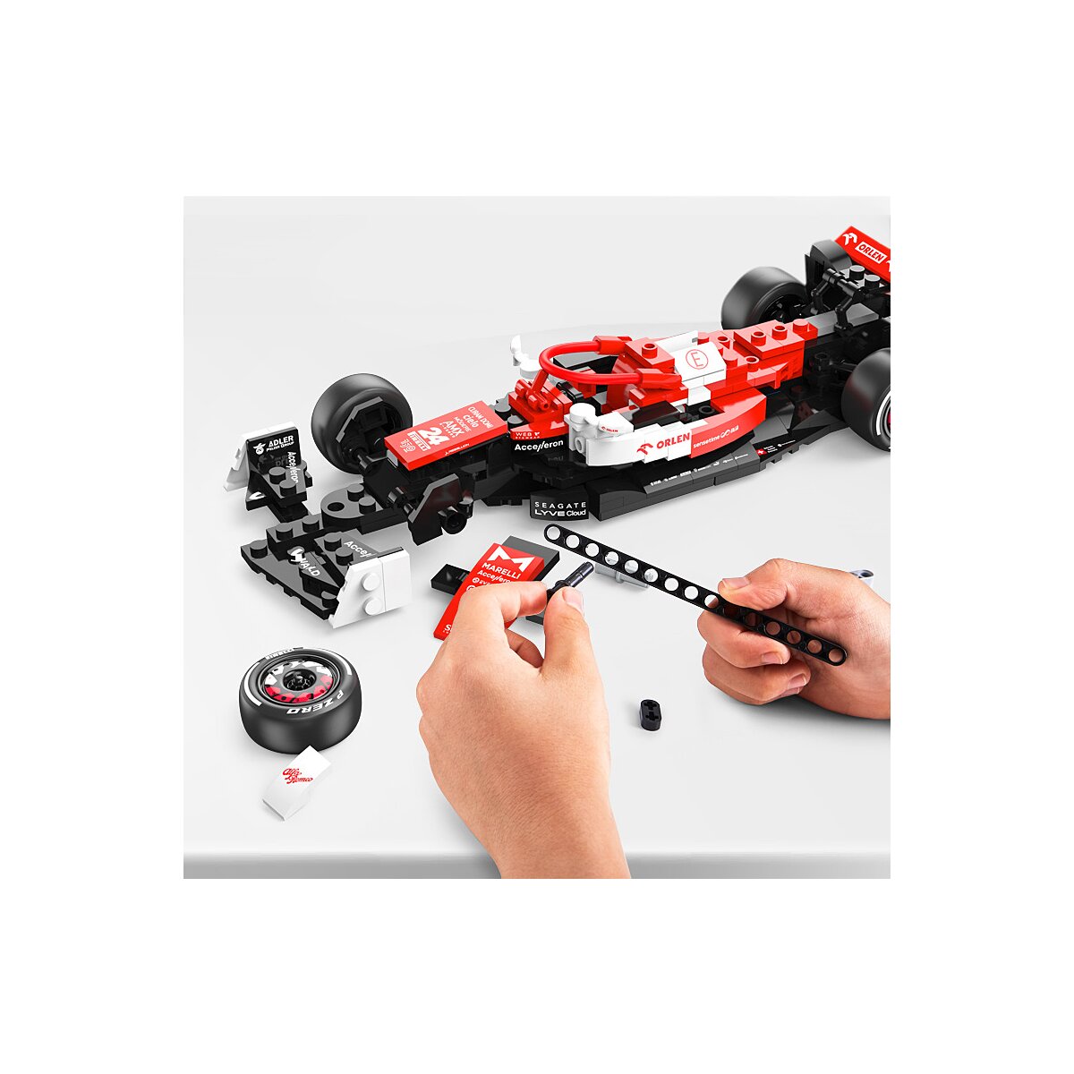 Alfa Romeo F1 C42 1:24 rot Bricks
