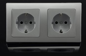 DELPHI Set 2 Steckdosen + 2-fach Rahmen - 250V~/ 16A, Steckanschluss, silber