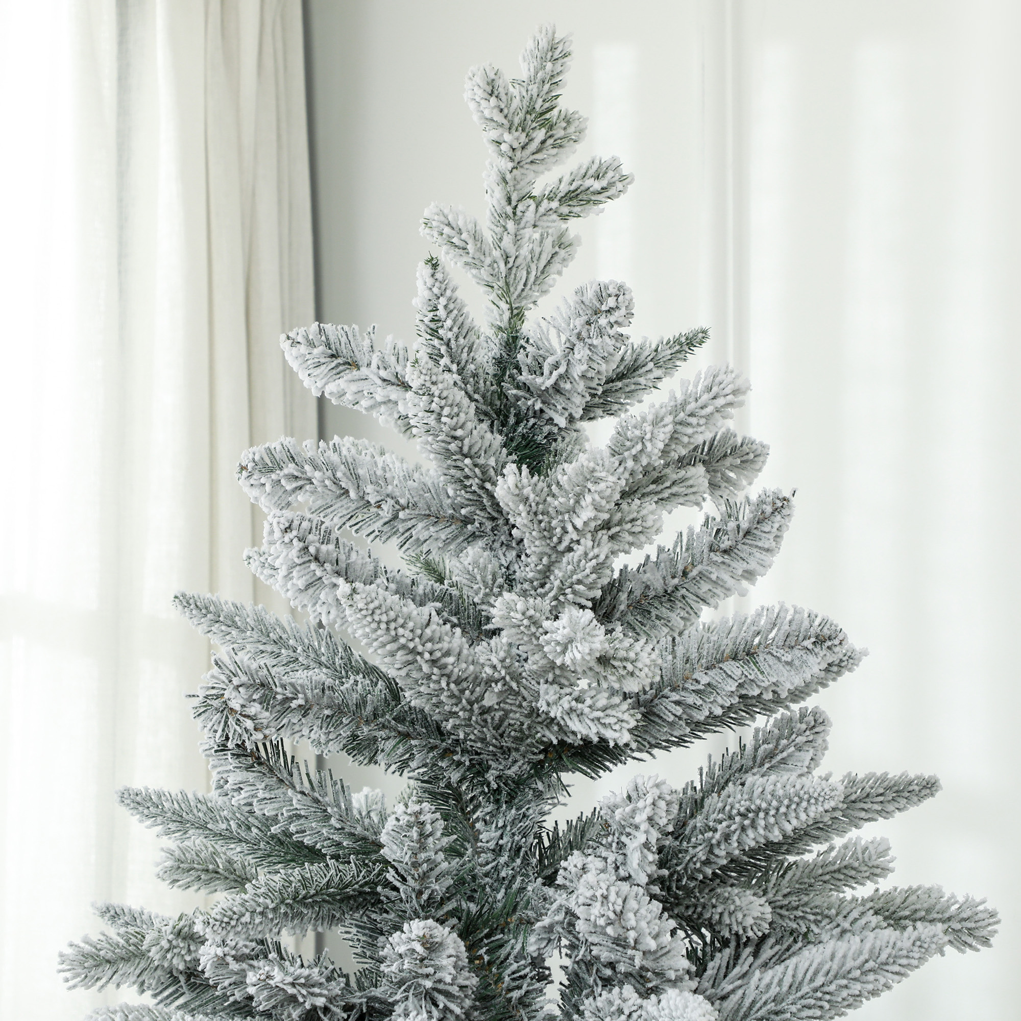 Weihnachtsbaum 180 cm, schneebedeckt, flammhemmend, Metallfuß, formbare Äste, Grün