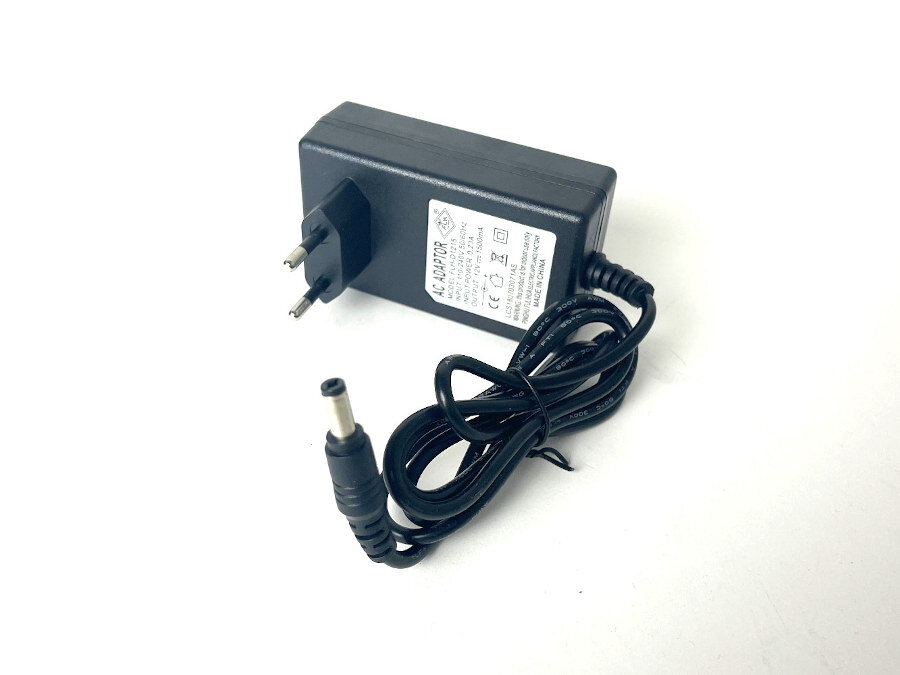 Ladegerät 12V / 1500mA
