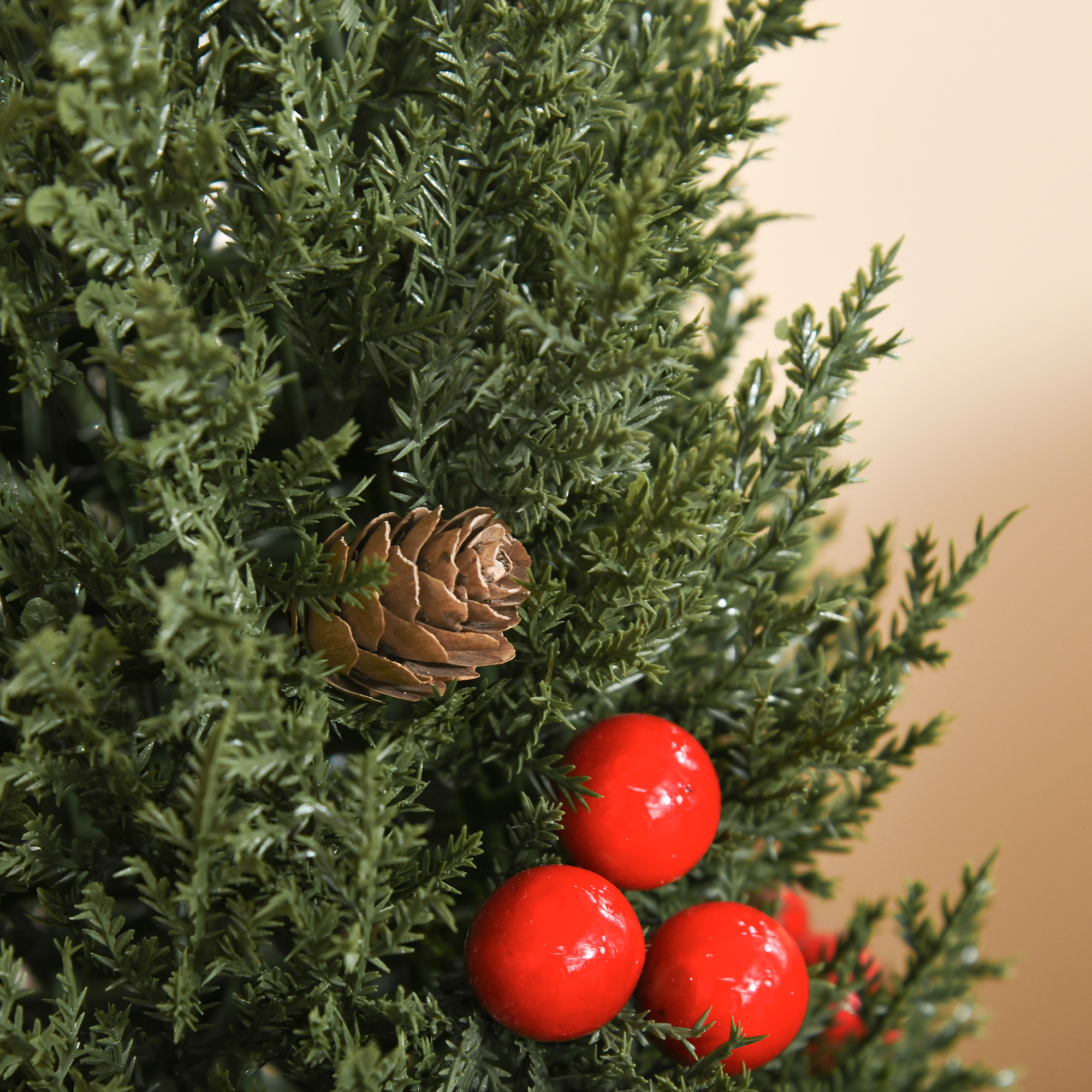 Mini-Weihnachtsbaum mit roten Beeren und Tannenzapfen, inkl, Übertopf 27 cm x 27 cm x 47 cm, Mehrfarbig